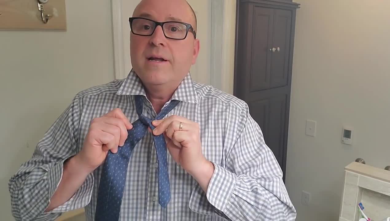 Dad, how to tie a tie?