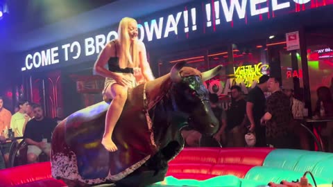 GIRL TAKE ON THE BULL! Benidorm Bull Ride. Mechanical Bull EPIC FAIL