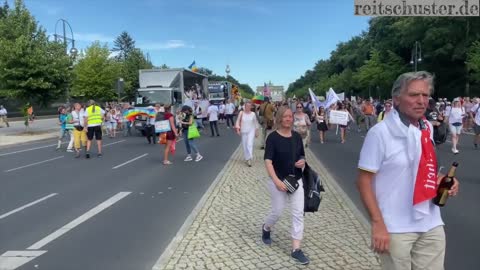 Lauter Rechtsextreme - die Corona-Demo in Berlin und das Framing der Medien