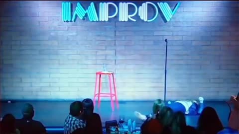 Comedian collapses on stage