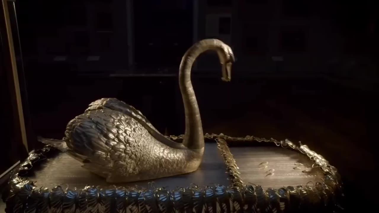 THE AMAZINGLY ROBOTIC SILVER SWAN