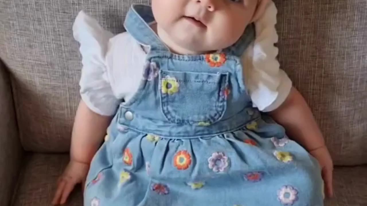 Cute baby moments 😂😂😂 #viral #shorts #reels #baby #cutebaby #funnybaby #trending #kids #Filmingbaby