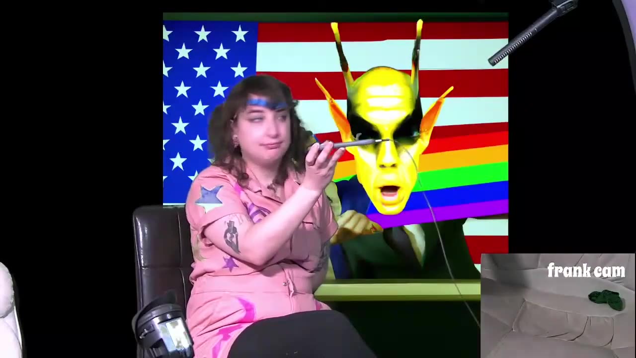 w MEGAN in JENNSYLVANIA : Lizarella Phones Home gay nato alien president