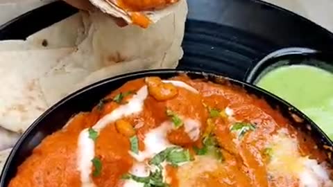 Butter Chicken Momos