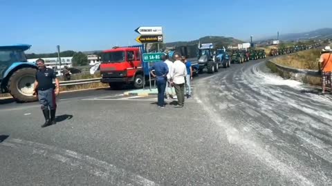 Calabria Italy 🇮🇹 Anti Inflation, Anti Govt 2000 Farmers and their 700 tractors