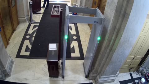 0163USCH01HouseCarriageDoor_2021-01-06_08h29min59s877ms.mp4