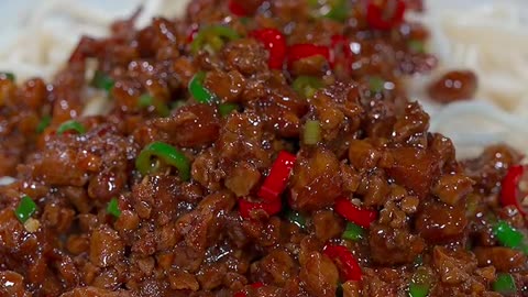 Fried Noodles With Meat Sauce