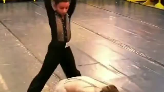 Very Cute Dance - Couple Dance Kids