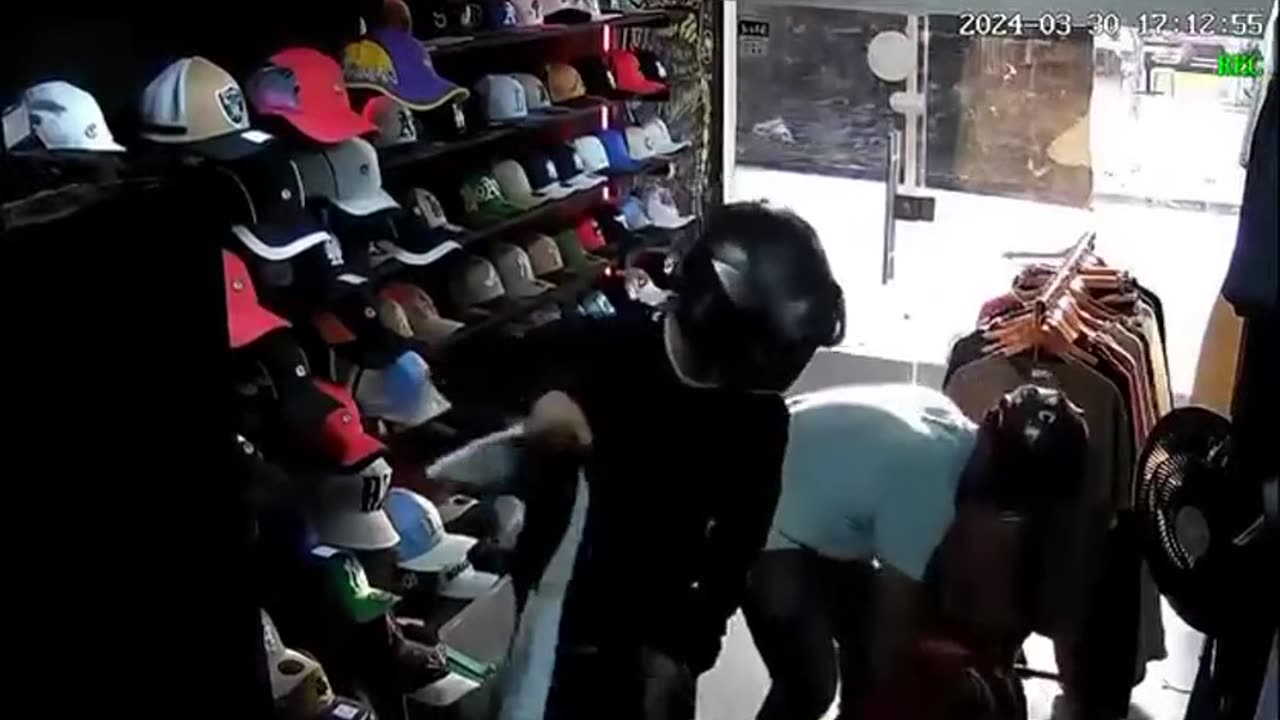 ATRACO ALMACEN DE ROPA BARRANCABERMEJ