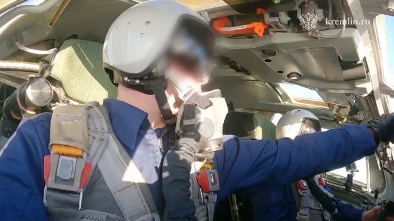 The Kremlin published a video of Putin in the cockpit of Tu-160.