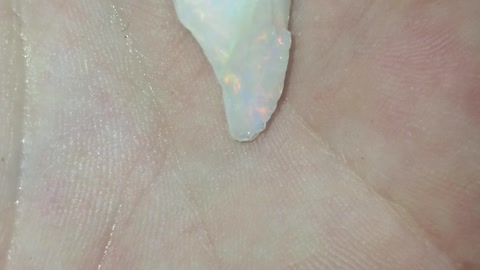 Shaping raw unfinished opals