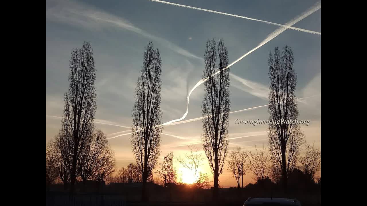 Repülők rengetegszer felhőzetet csinálnak, ez 100%