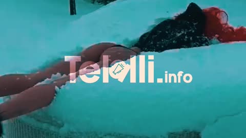 Morena del e zhveshur ne bore, si nuk po 'merdhihet'