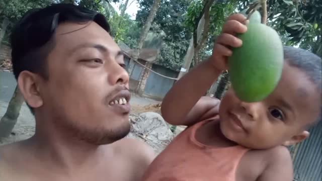 Eat mangoes for small children