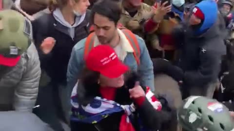 TRUMP SUPPORTERS attempting to stop people from breaking windows at the Capitol