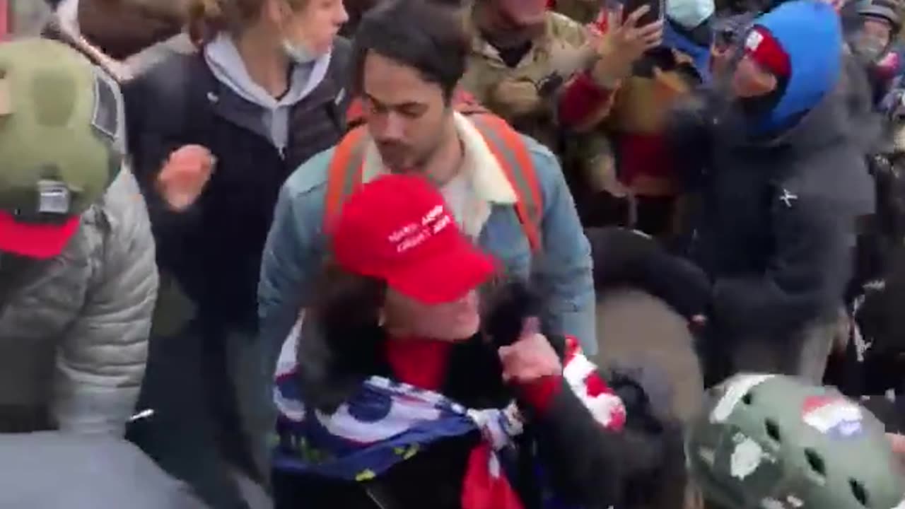 TRUMP SUPPORTERS attempting to stop people from breaking windows at the Capitol