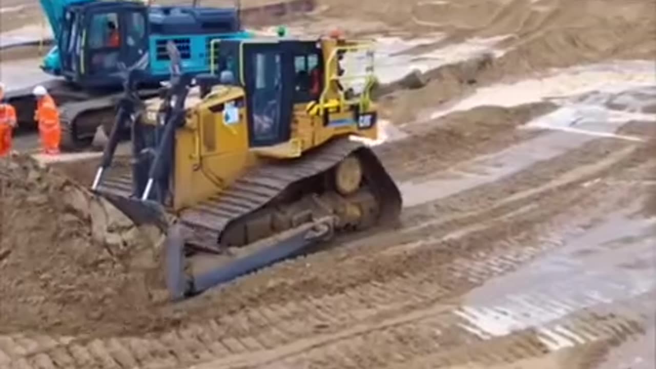 This excavator was stuck and the amount of machines it took to save it