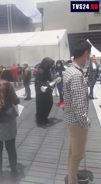 LA MORT RÔDE EN PERSONNE POUR TENTER D'AVERTIR LES MOUTONS INCONSCIENTS QUI VONT A L'ABATTOIR !!!