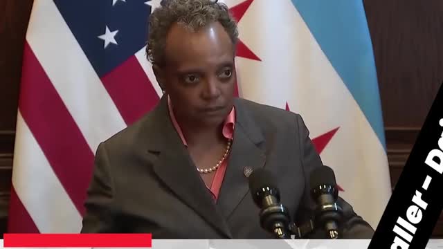 Chicago's Racist #MayorLoriLightfoot proves she's one of the shittiest mayors in America #Worthless