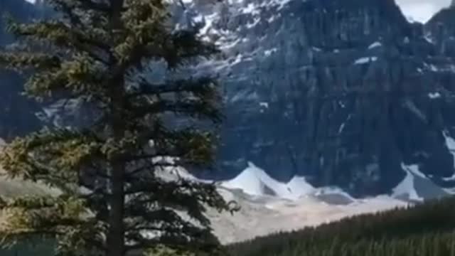 Le lac Moraine , Canada