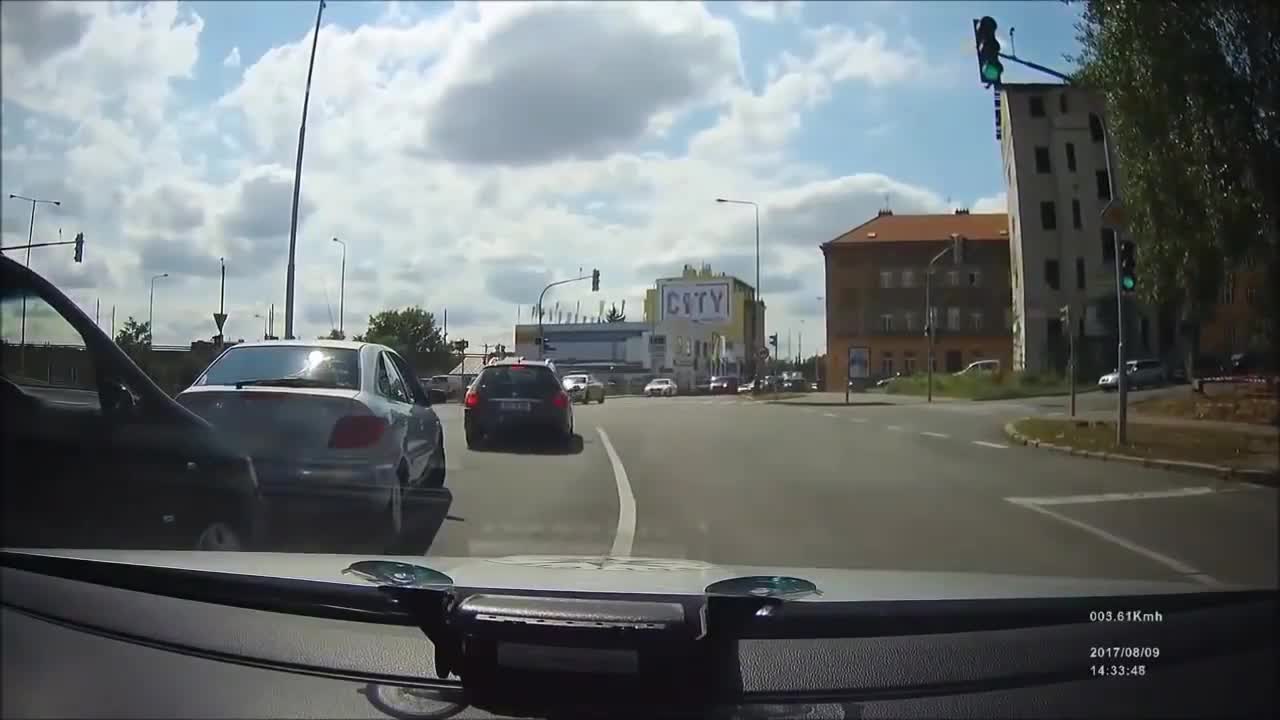 Police Pursuit Compilation with Some International Flavor...