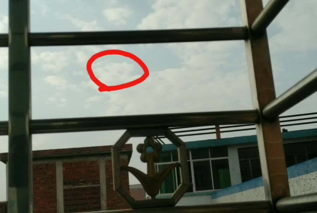 Many demons and aliens hide in sky and cloud!