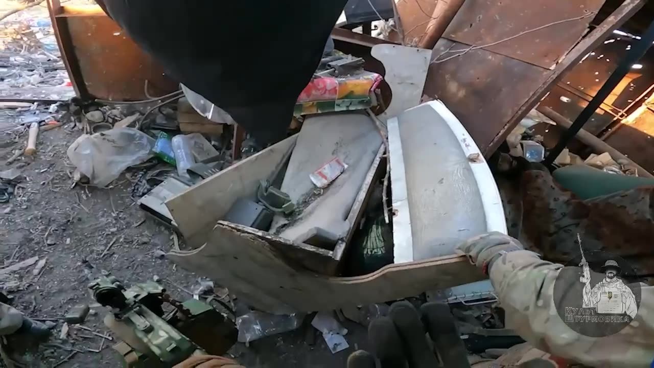 Ukrainians Clearing Basements in Andriivka(3 of 3)