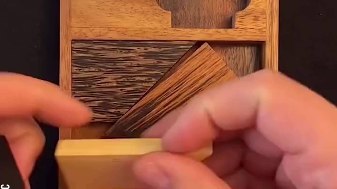 Can you fit all 5 pieces into the frame?