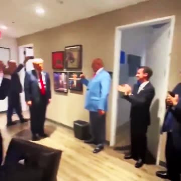 A WINNER'S RECEPTION FOR TRUMP! 🏆🎉