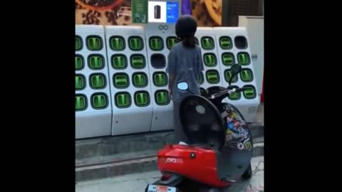 Great Innovation! Scooter battery swap