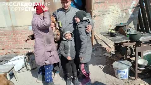 il padre ritrova suo figlio a Mariupol.