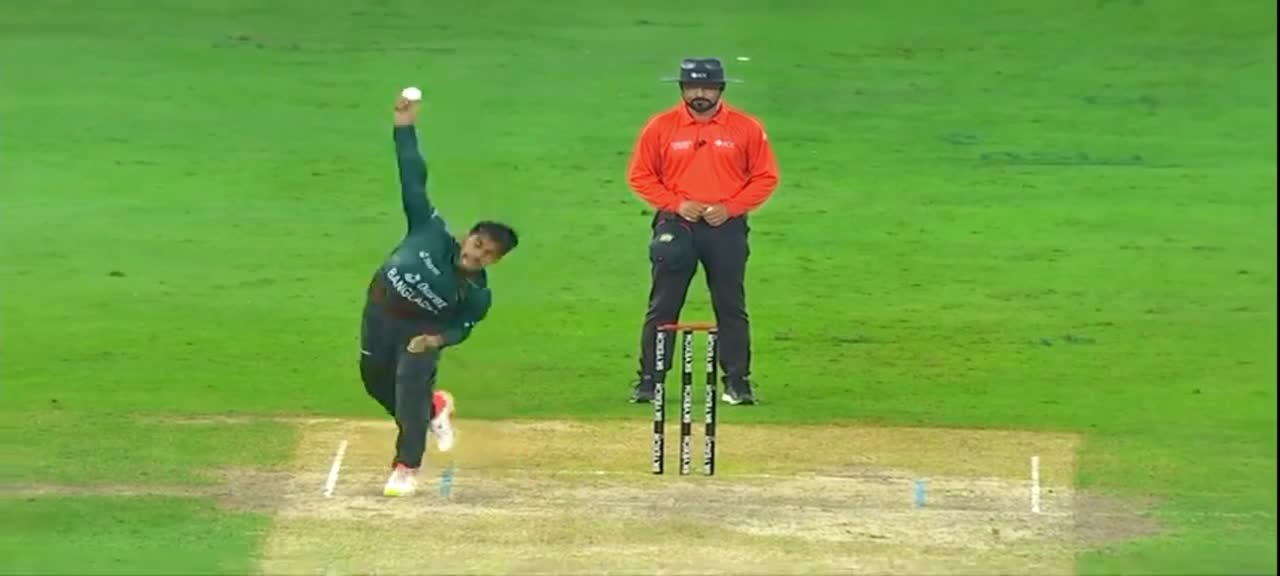 Mahedi Hasan Miraz Excilent bowling