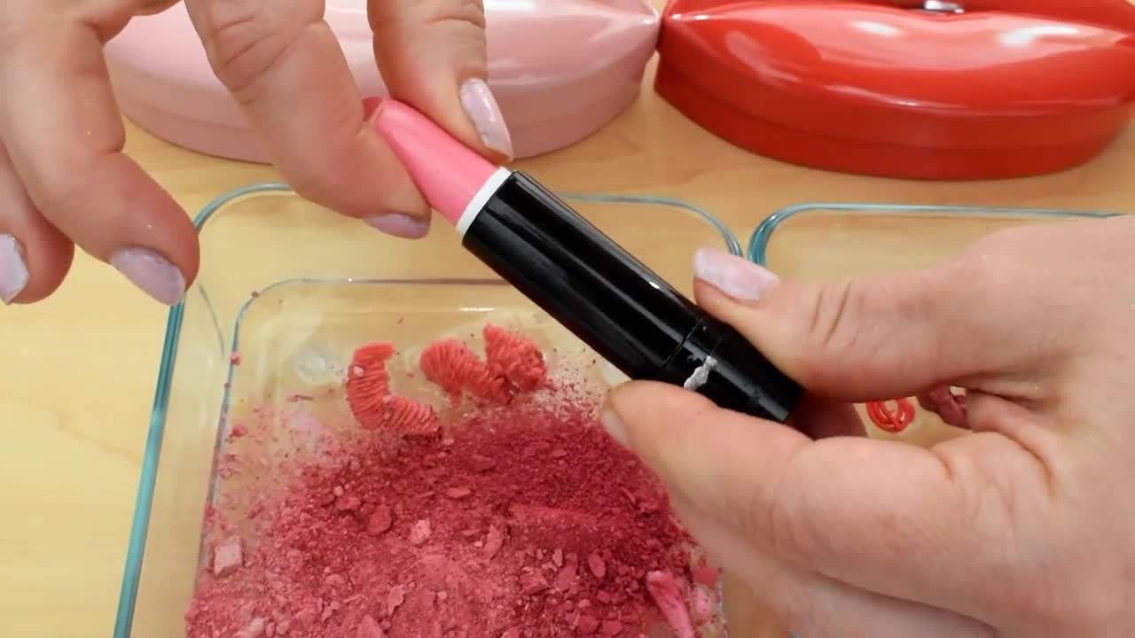 Mixing Pink and Red Makeup and Eyeshadow Into Slime ASMR