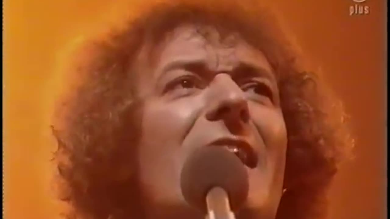 The Hollies - He Aint Heavy He's My Brother