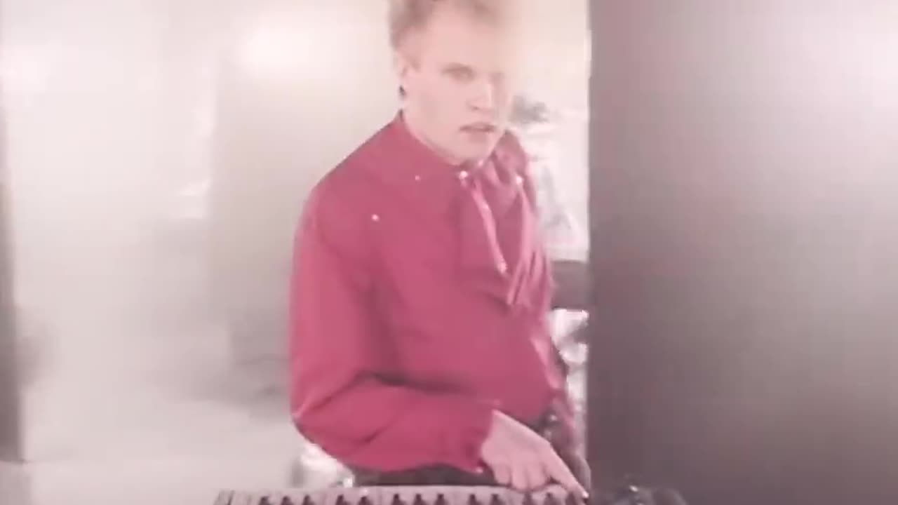 A Flock Of Seagulls - I Ran So Far Away (Video)