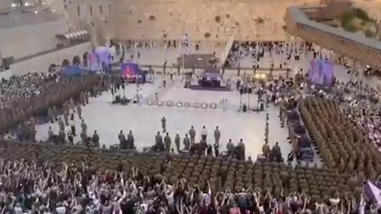 IDF Oath Ceremony at the Western Wall: Soldiers Pledge Allegiance Amid Rising Tensions