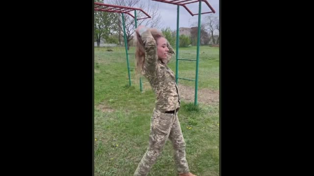 Доброго вечора, ми з України!