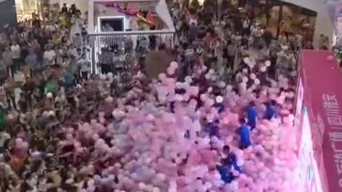 Ballon oddly satisfying