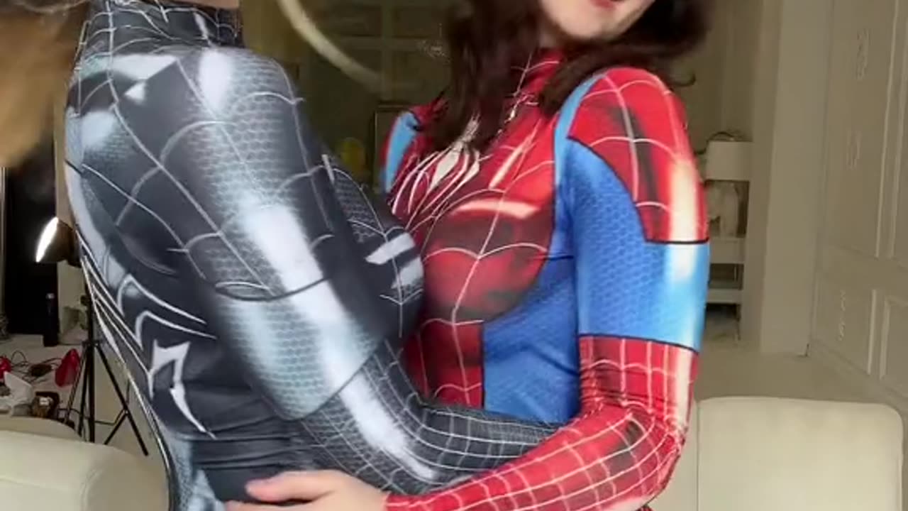 Spidergirl Cosplay video