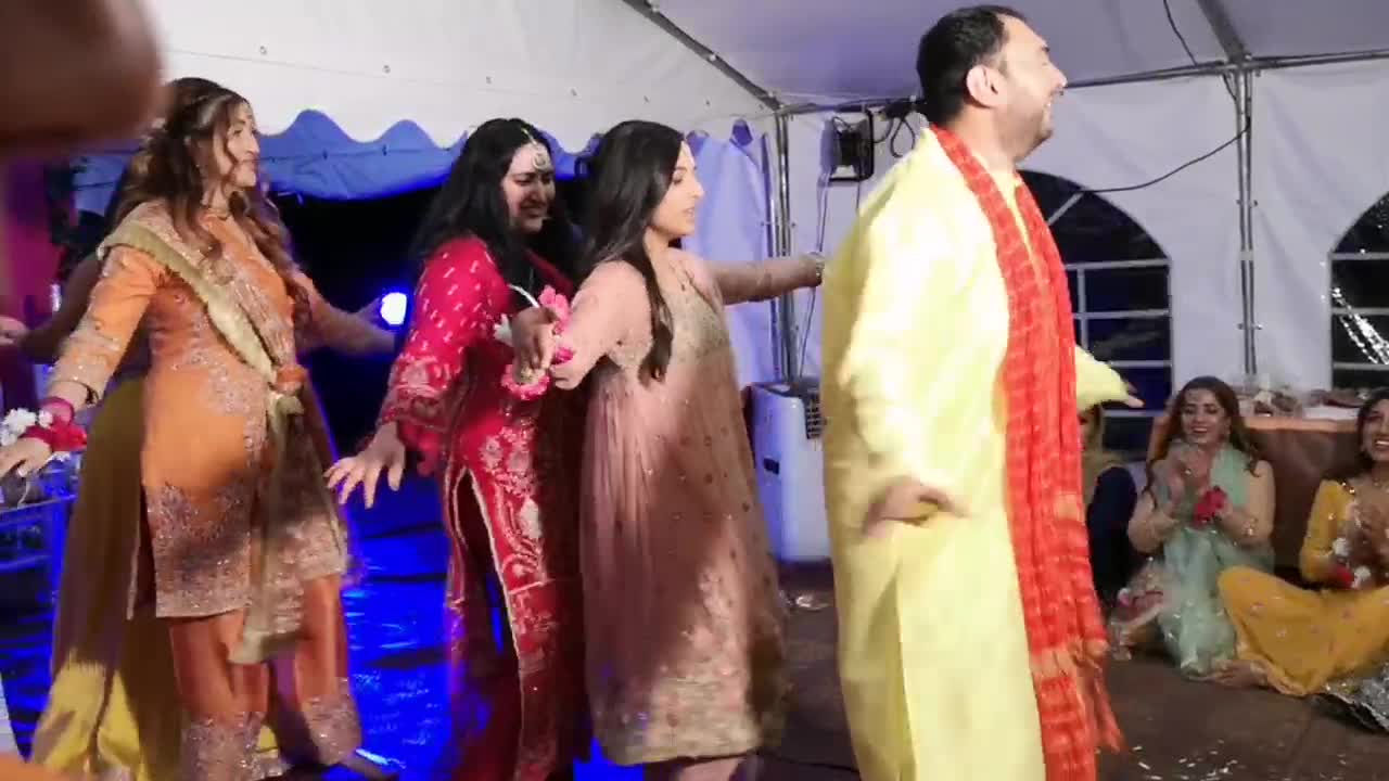 Farrah's Mehndi Dance - 17th June 2022