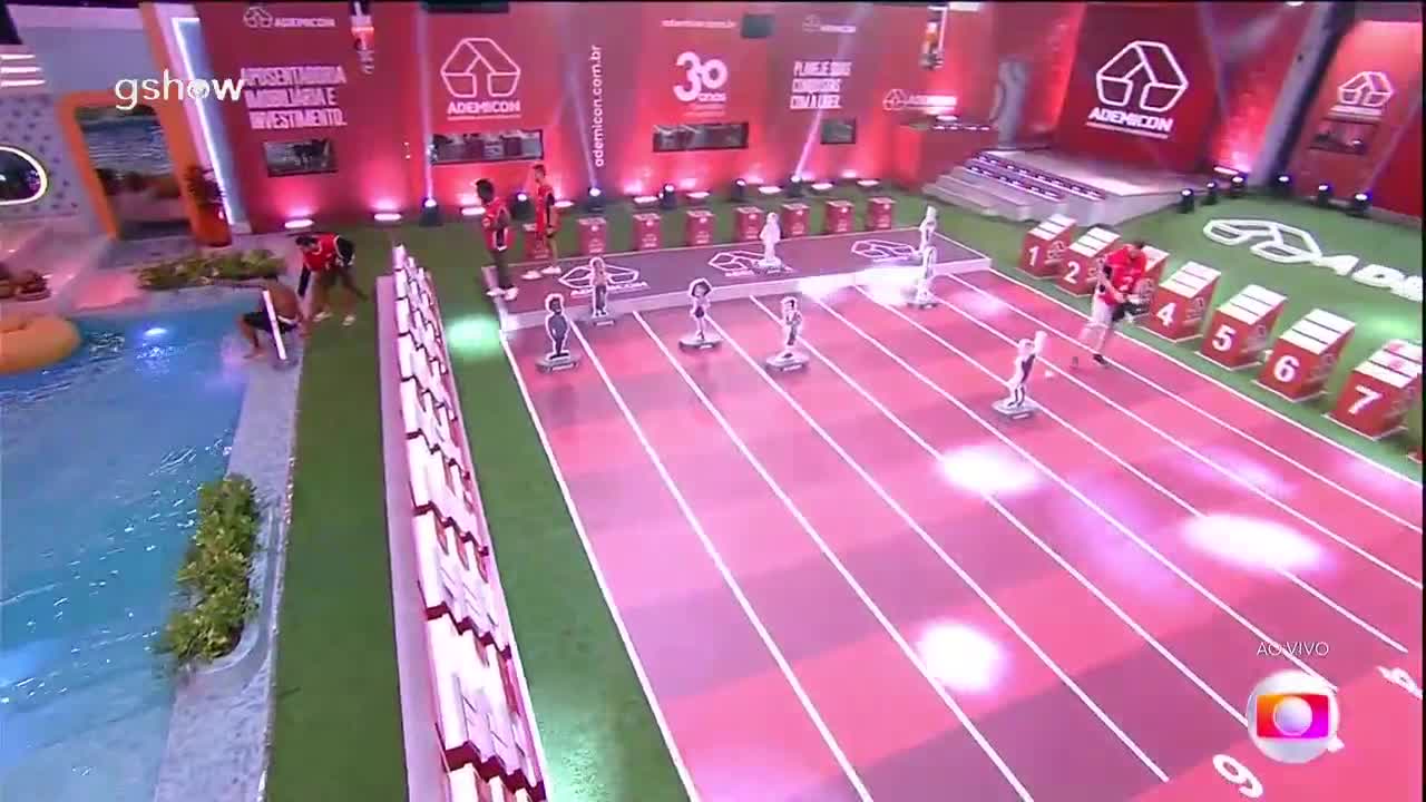 PA ganha mais uma prova do Líder BBB, e para o desespero do TADEU, se joga na piscina. 😂