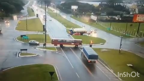 Ugly accident between truck and bus