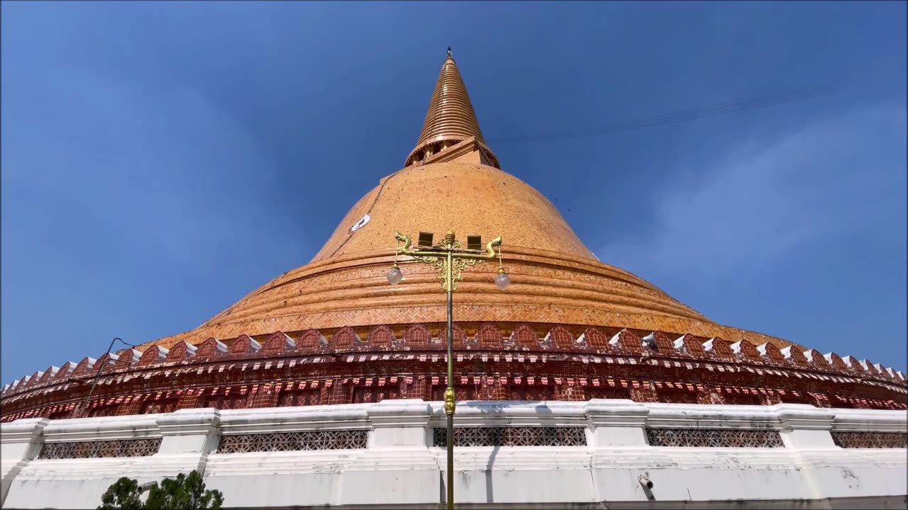 Phra Pathommachedi at Nakhon Pathom Provice in Thailand