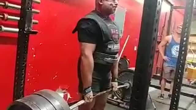 825 lb rack pull