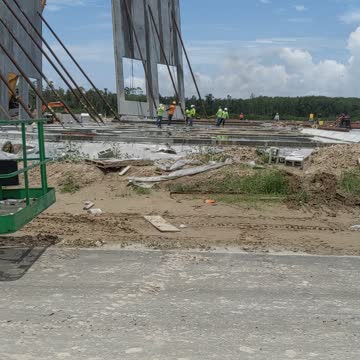 Erecting a concrete wall