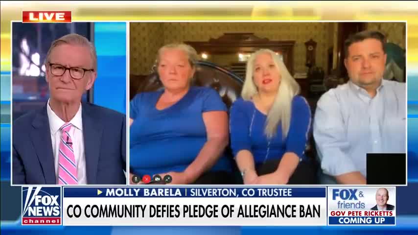 Colorado mayor bans Pledge of Allegiance at meeting, attendees recite it anyway