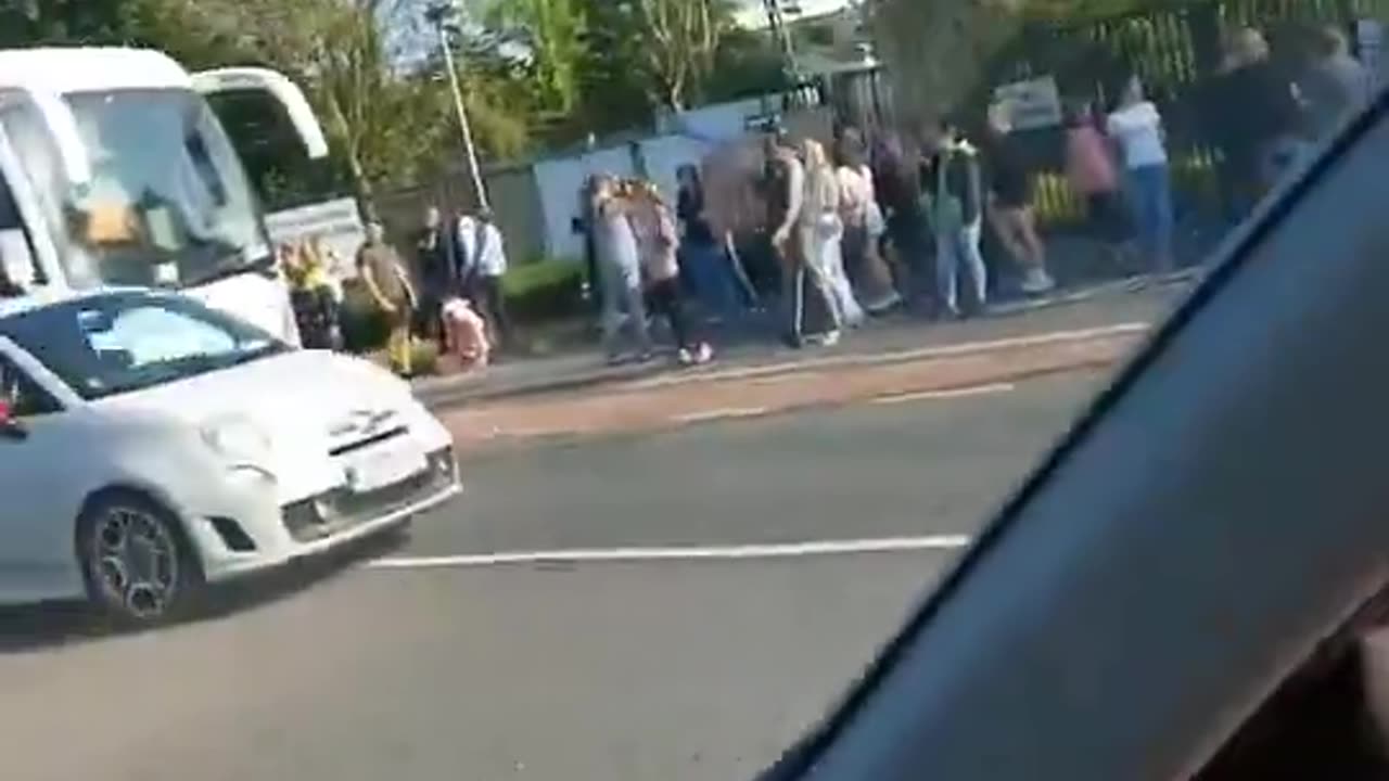 Irish people are at a stand off with Gardai and migrants In ballyogan