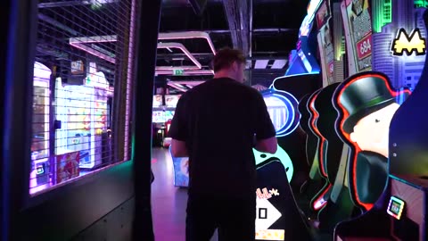 SIDEMEN HIDE & SEEK IN WORLD'S BIGGEST ARCADE