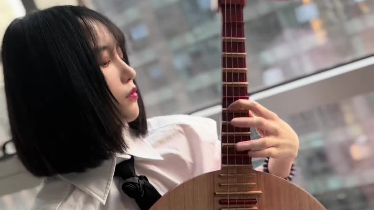 Listen to "bad guy" with traditional Chinese instrument yueqin (moon lute)