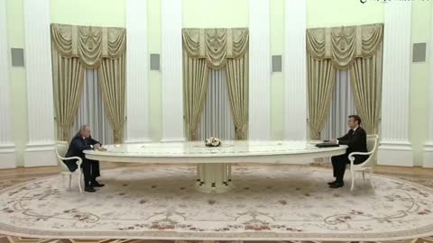 The French really liked the long table at the meeting between Putin and Macron in the Kremlin